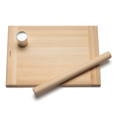 Rolling pins and pastry boards