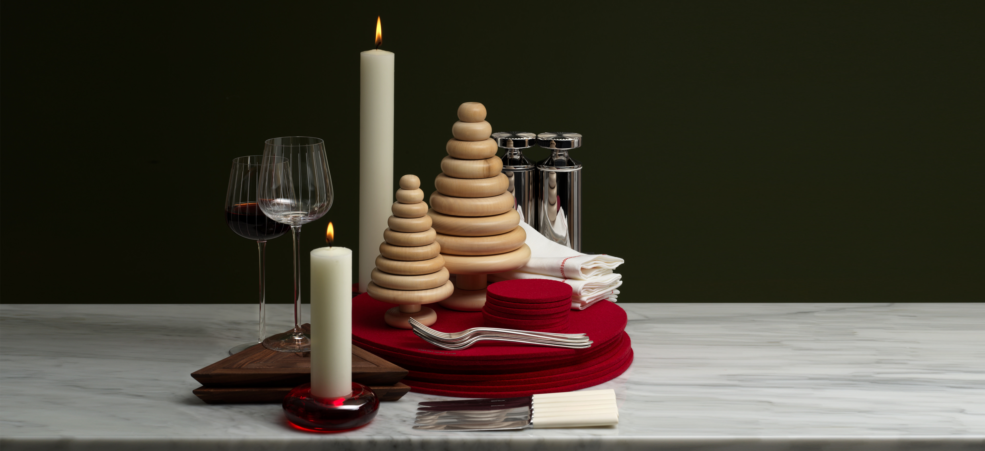 David Mellor festive tableware products.