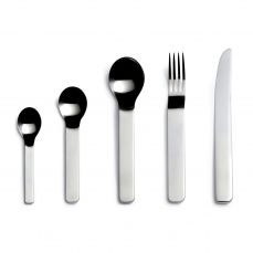 Minimal five-piece cutlery place setting