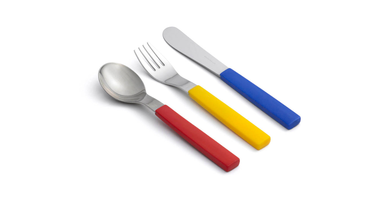 Child's Set viewed from the side.